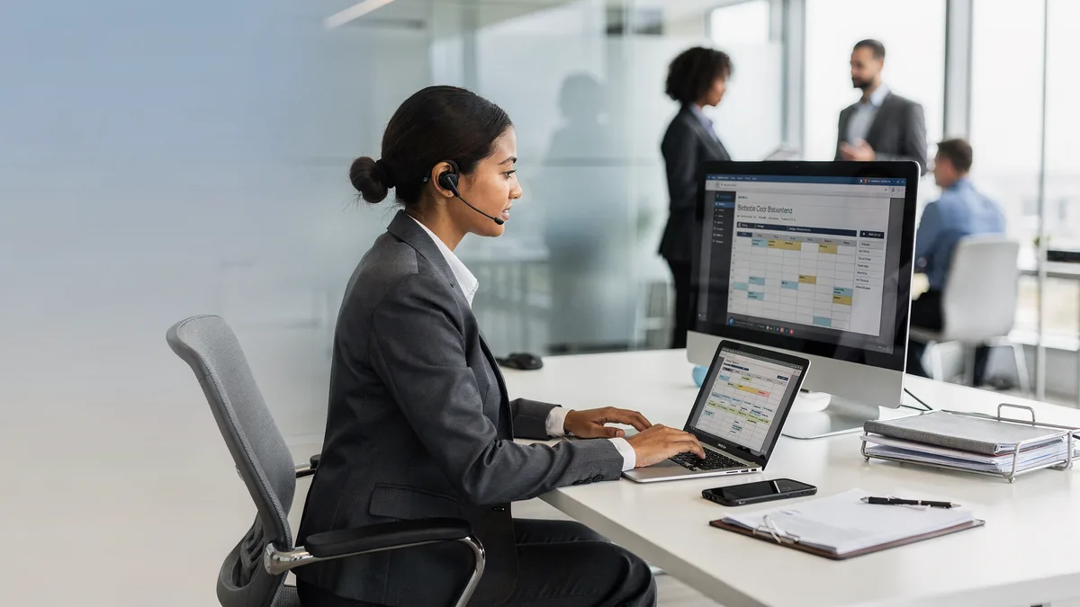 Asistente Administrativo en Colombia 2026: Sueldo, DIAN y Cursos Online